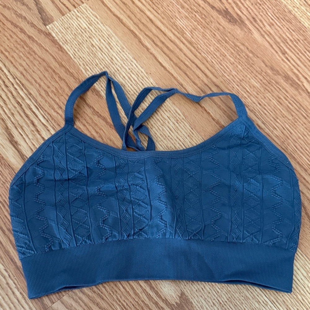 Seamless sports bra